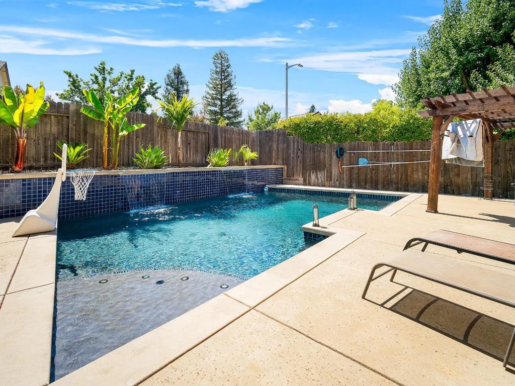 1223 Zinfandel Drive, Roseville