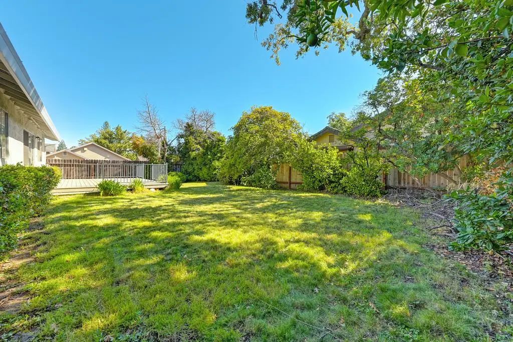 1011 Parkview Drive, Roseville