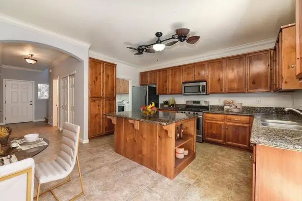 1563 Bushy Tail Street, Roseville