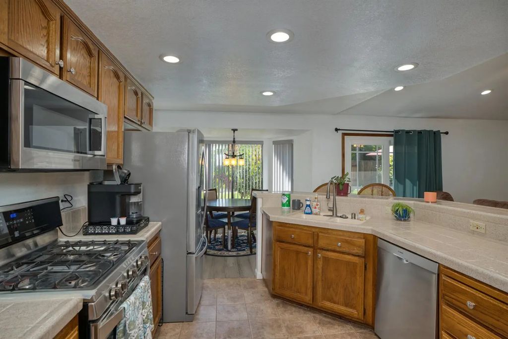 7412 Fox Hills Drive, Citrus Heights