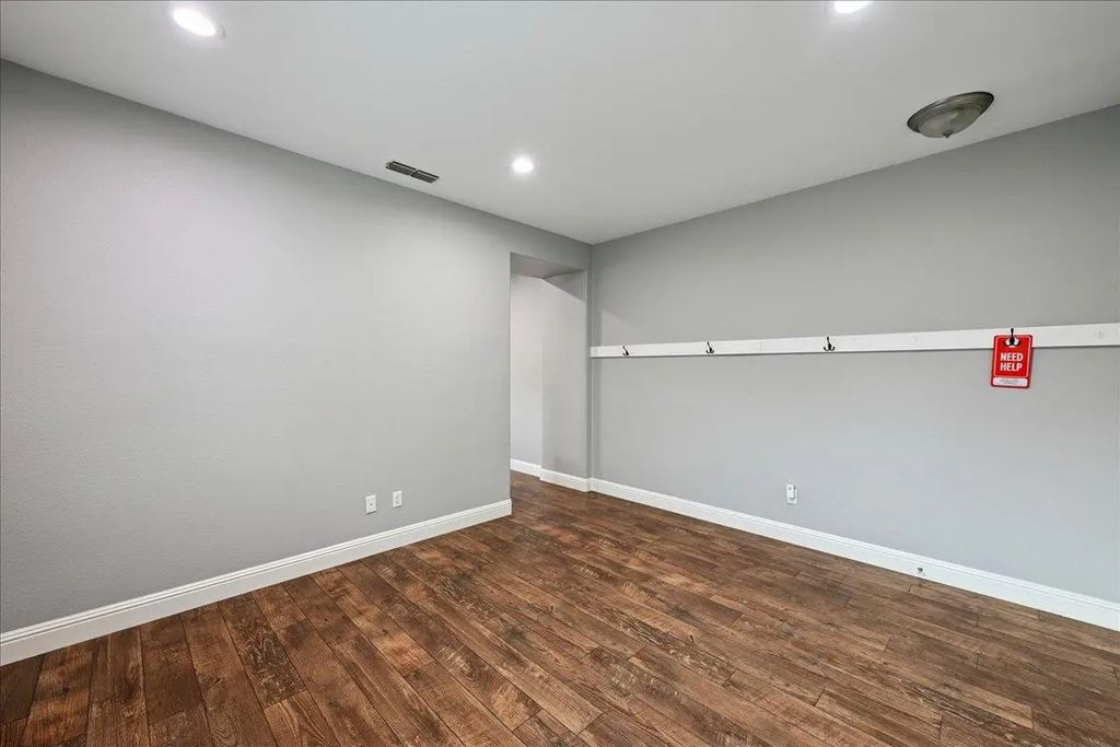 1205 Torrington Lane, Lincoln