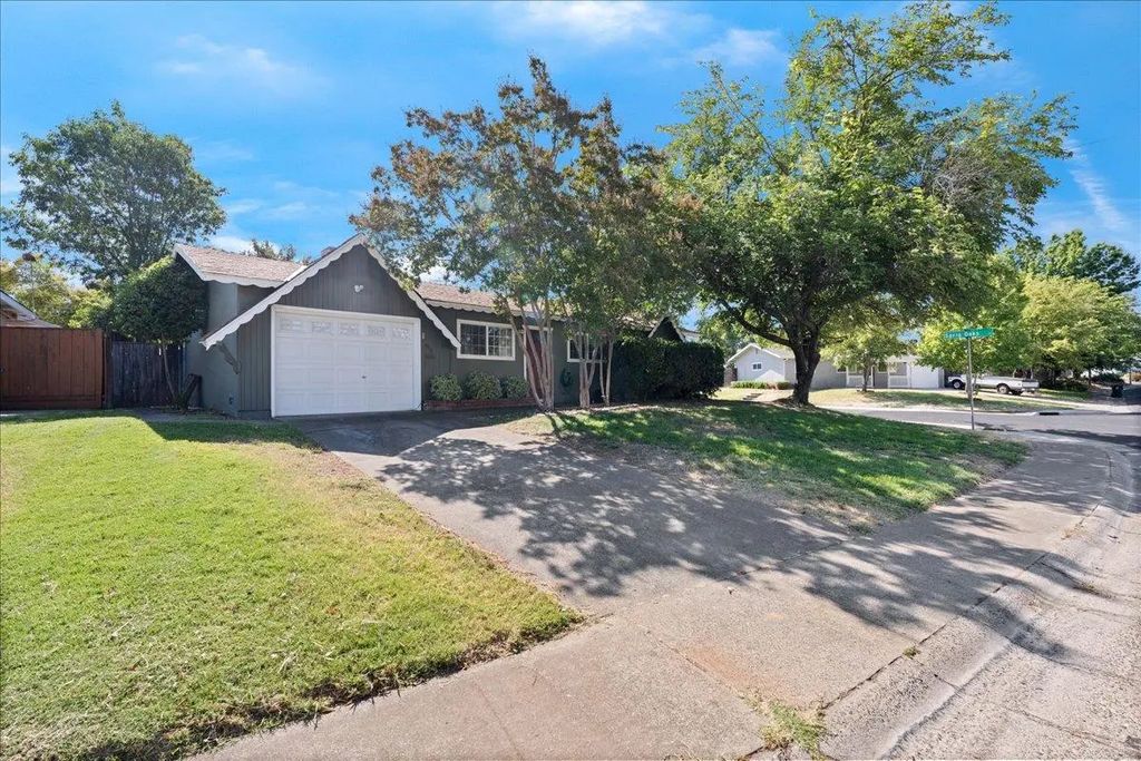 8016 Lesser Way, Citrus Heights