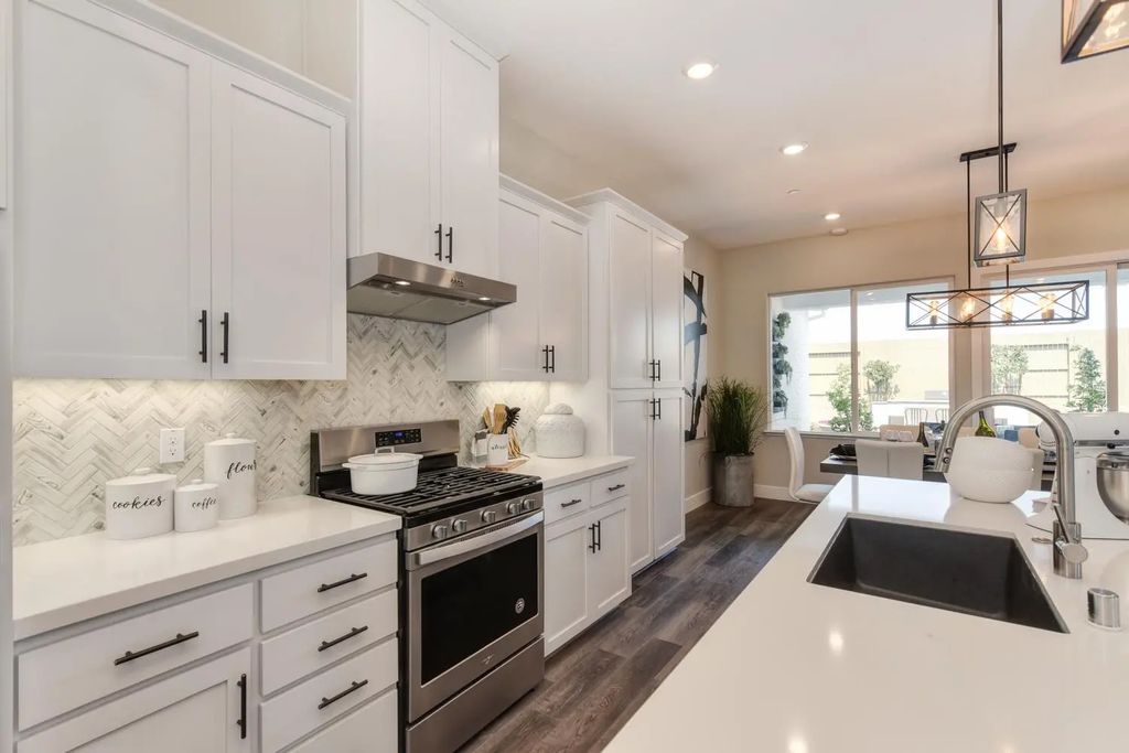 1464 Wadsworth Circle, Roseville