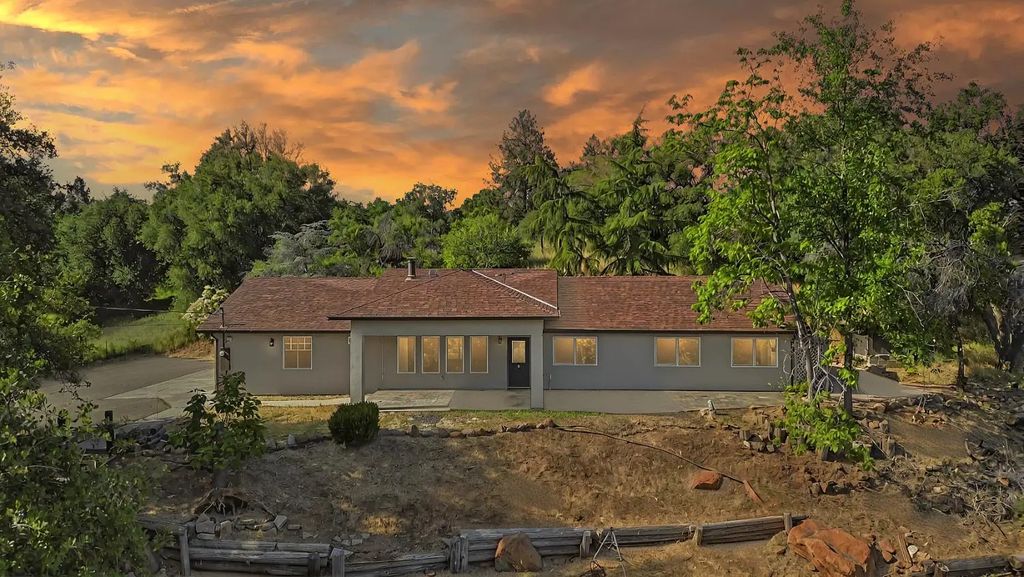 8535 Irish Lane, Newcastle