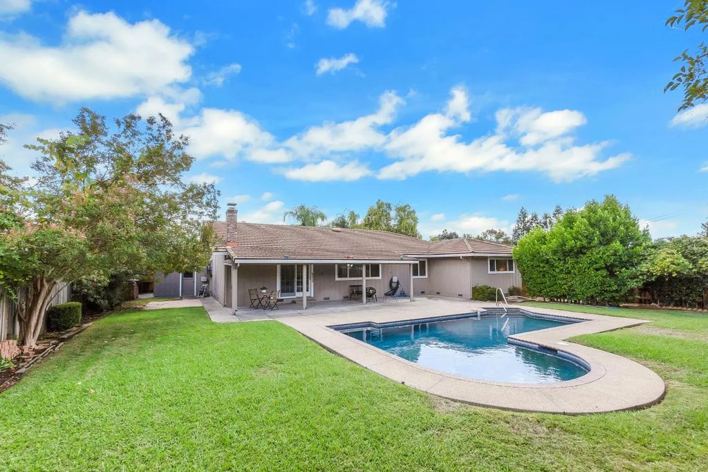8119 Treecrest Avenue, Fair Oaks
