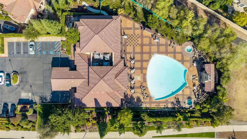 1501 Secret Ravine Pwy 326, Roseville