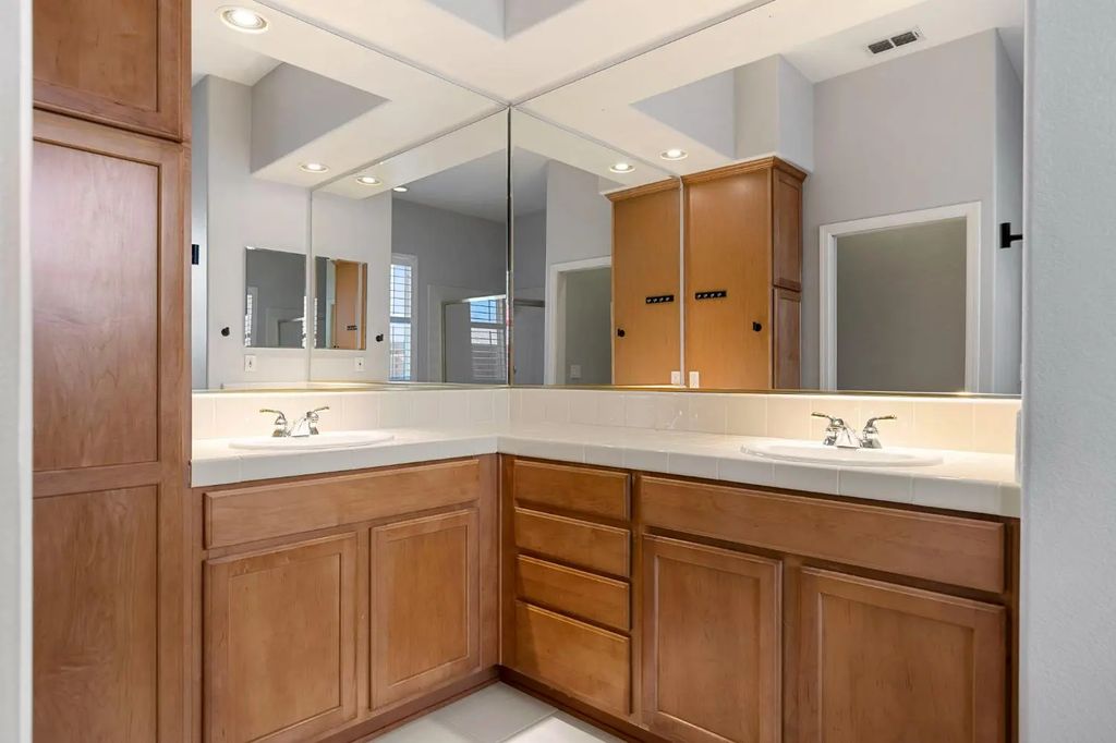 516 Heather Falls Court, Roseville