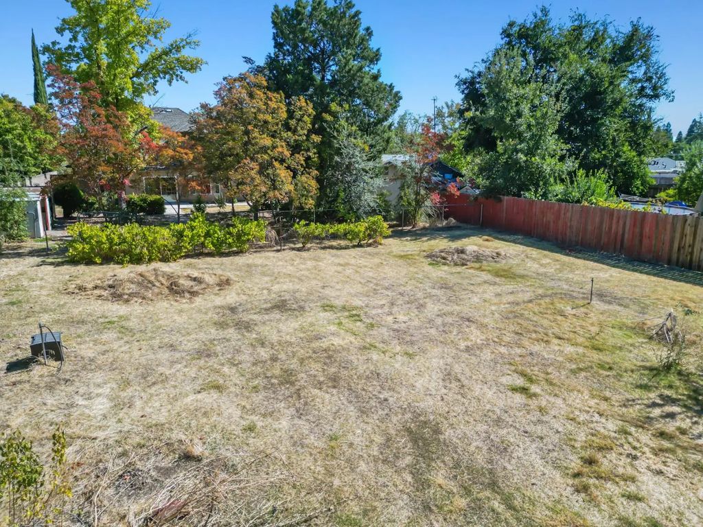2373 Mission Avenue, Carmichael