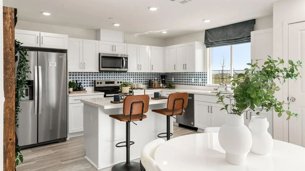 1104 Silver Feather Way, Roseville