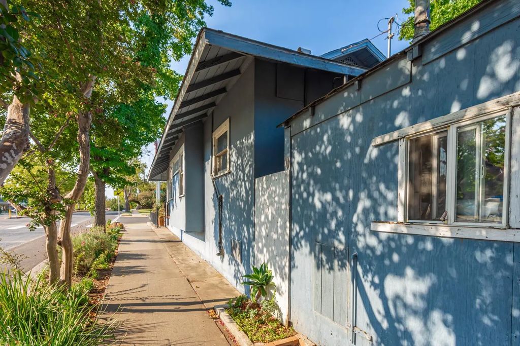 224 Pleasant Street, Roseville