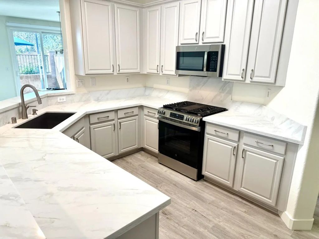 1307 St Charles Way, Rocklin