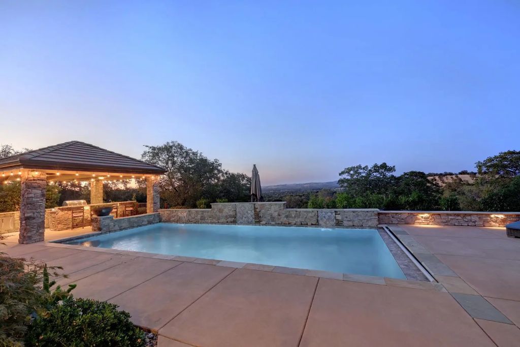 3522 Camino Cielo, Lincoln