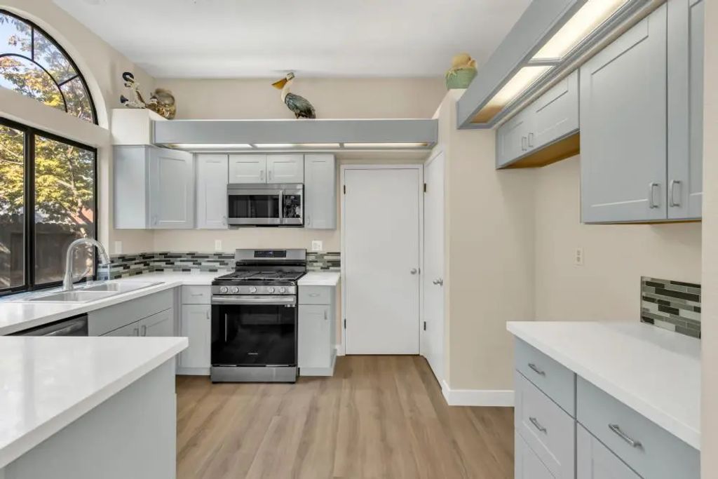 8413 Silver Run Way, Antelope