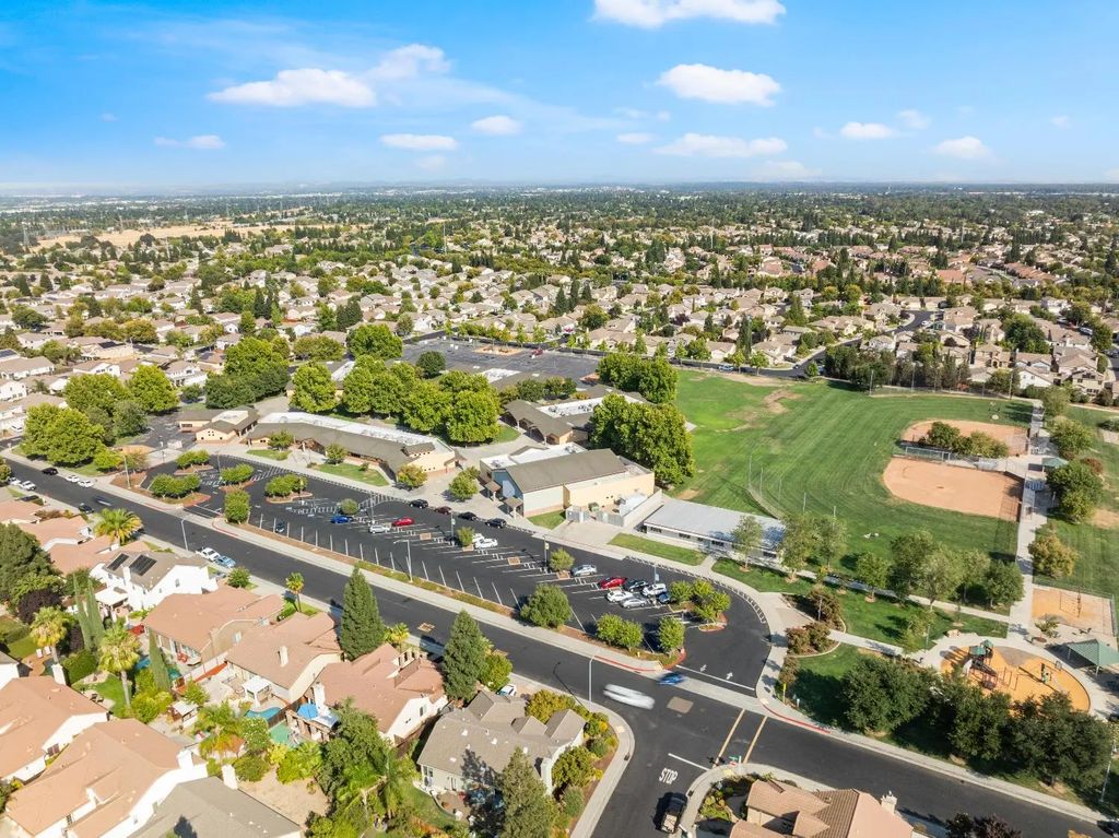 101 Ambridge Court, Roseville