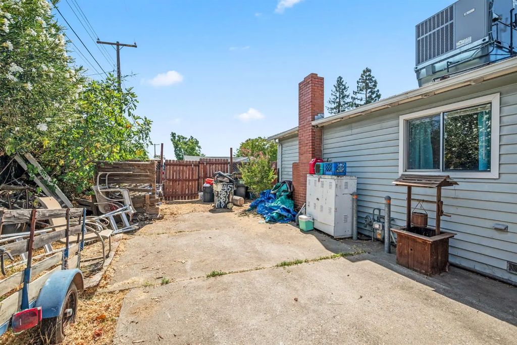 5645 Liggett Way, Carmichael