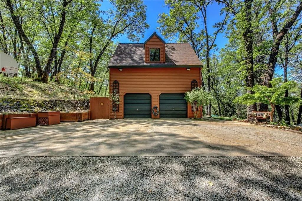 25801 Oak Forest Court, Colfax