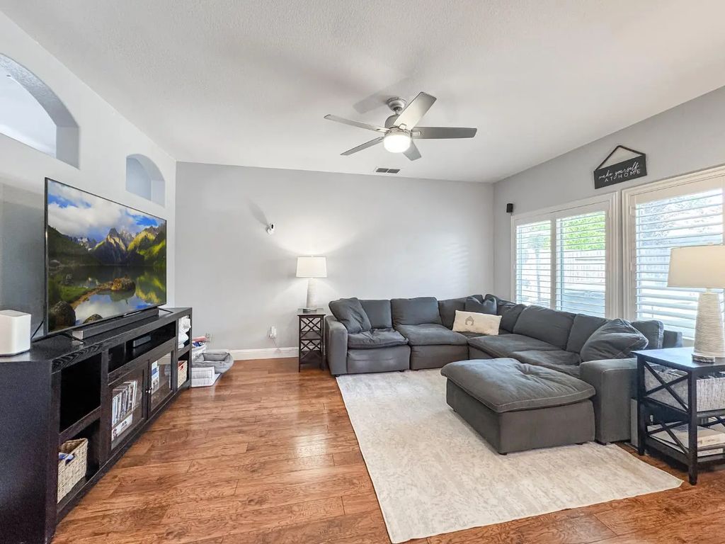 216 Bettencourt Drive, Roseville