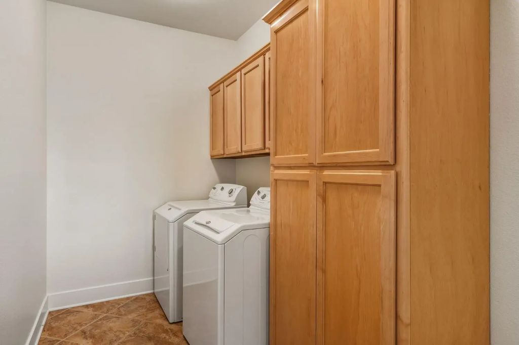2600 Blue Heron Loop, Lincoln