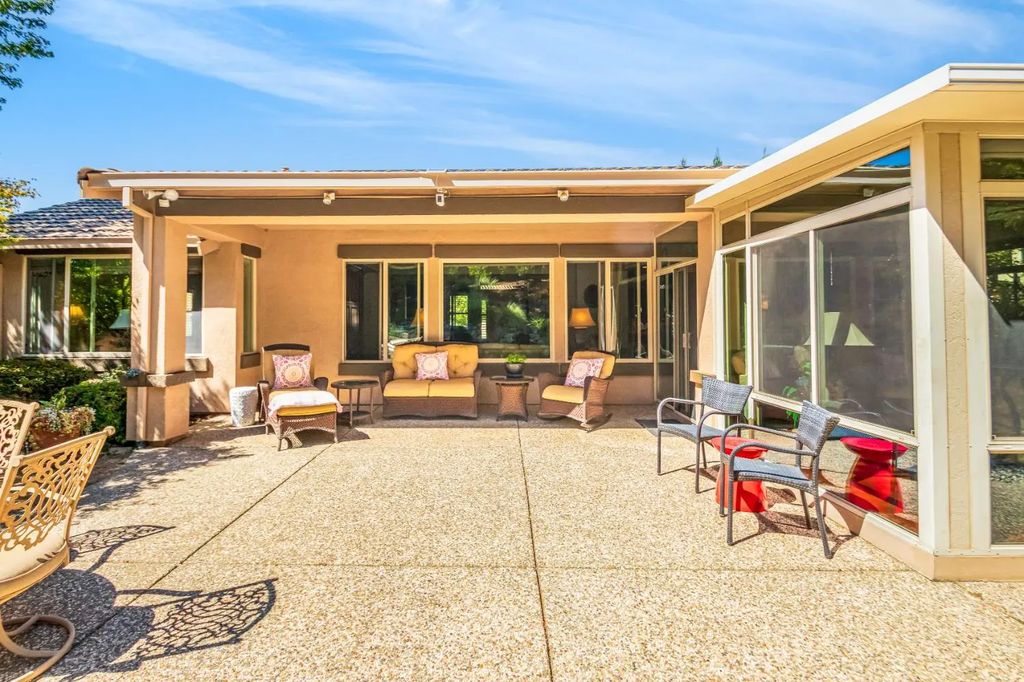 125 Boulder Court, Lincoln