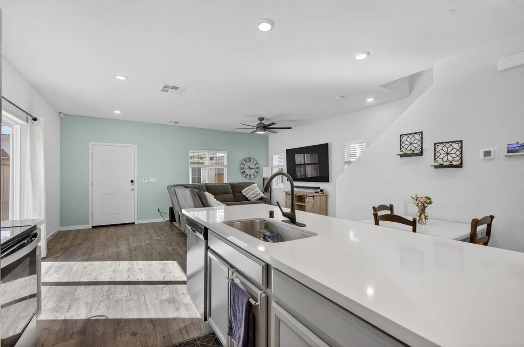 3037 Pruett Drive, Roseville