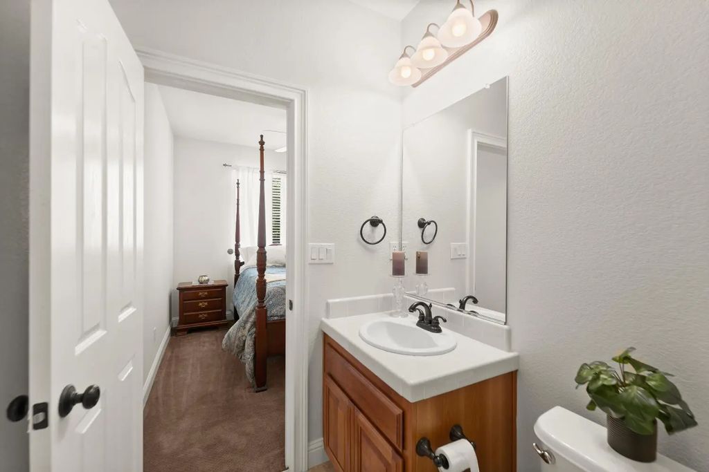 1617 Baroness Way, Roseville