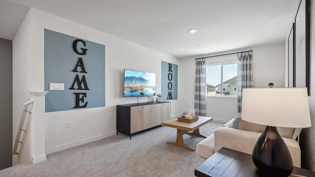 2033 Brass Spur Way, Roseville