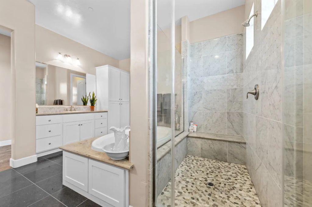 4340 Whirlaway Court, Roseville