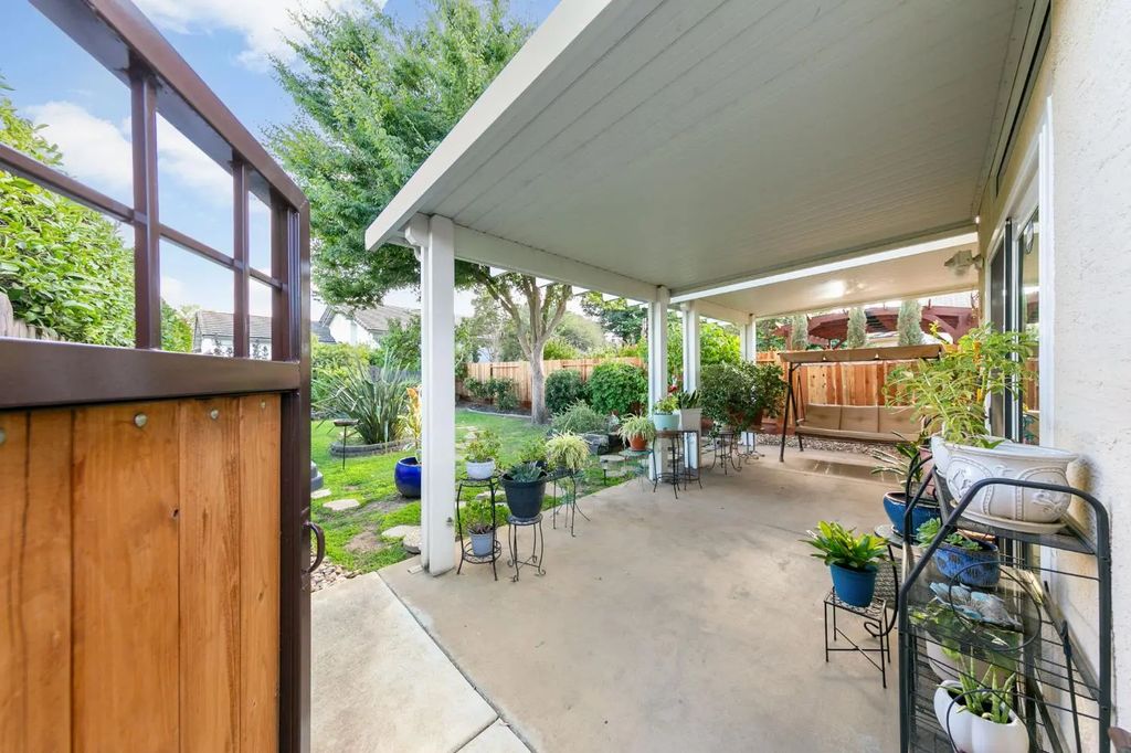 1201 Rudgwick Drive, Roseville