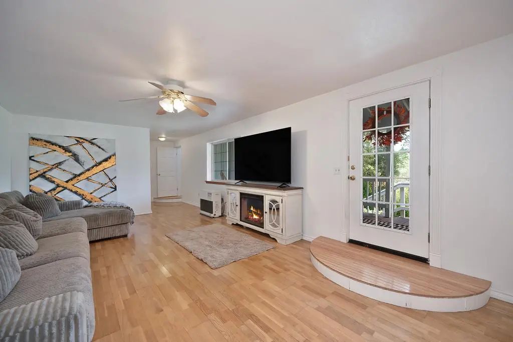 1100 Harris Road, Placerville