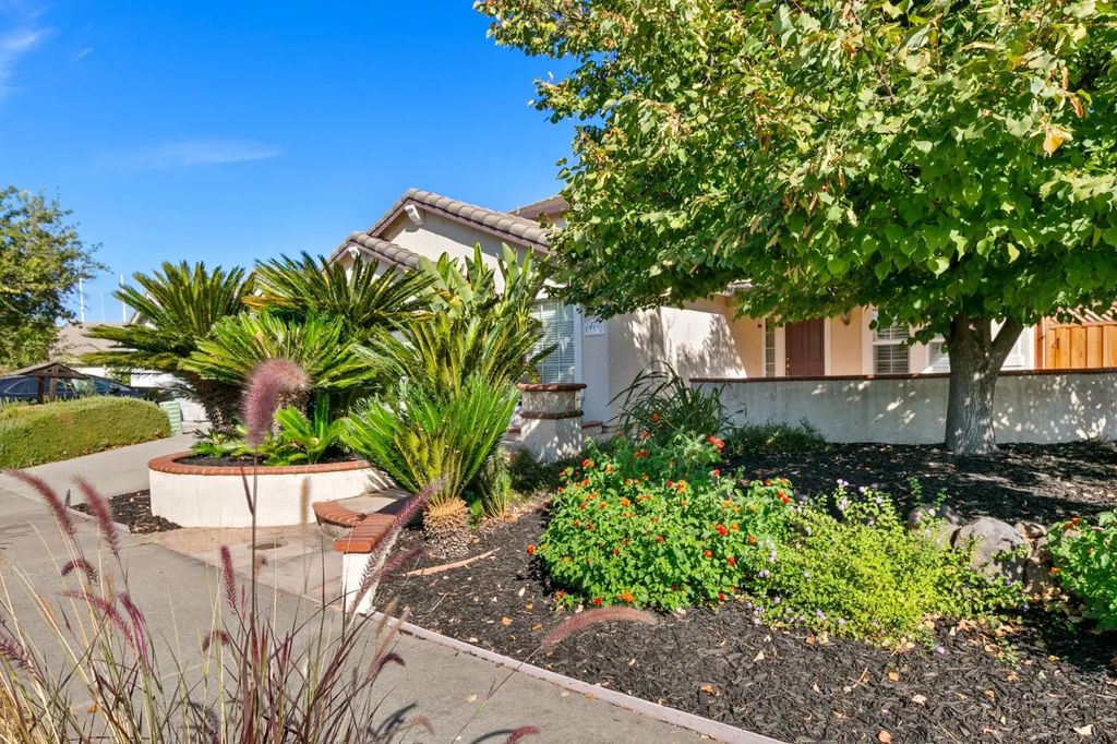 753 Arabesque Circle, Roseville