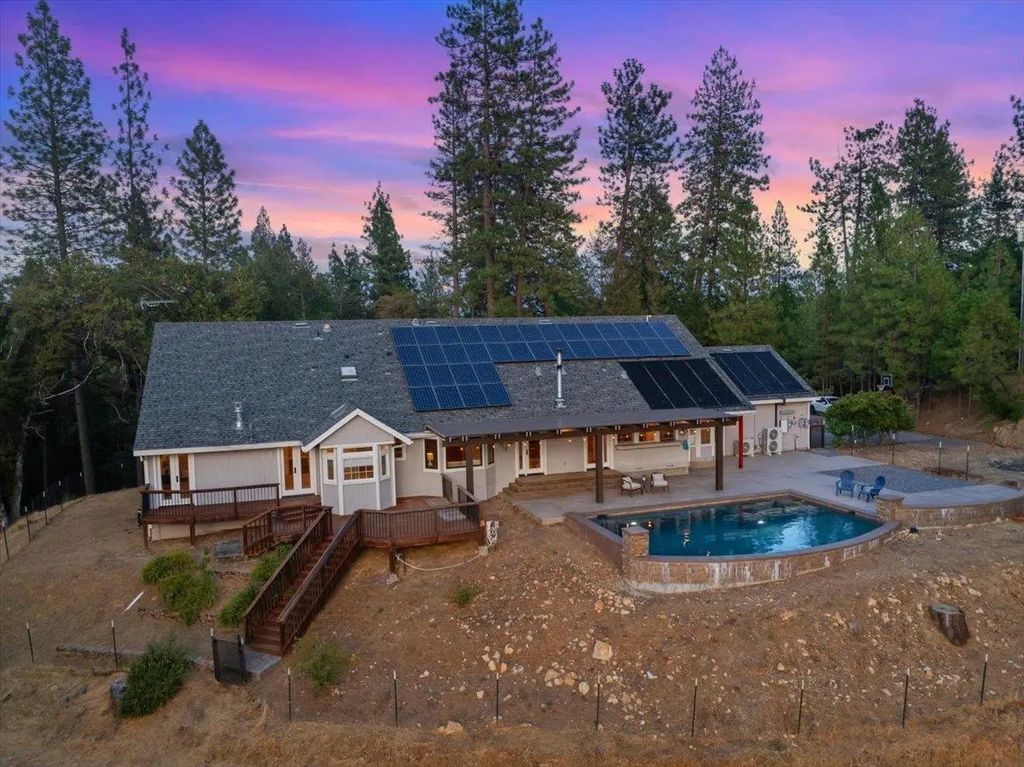 21345 Back Drive, Colfax