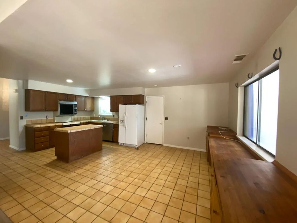 5021 Salmon Falls Road, Pilot Hill
