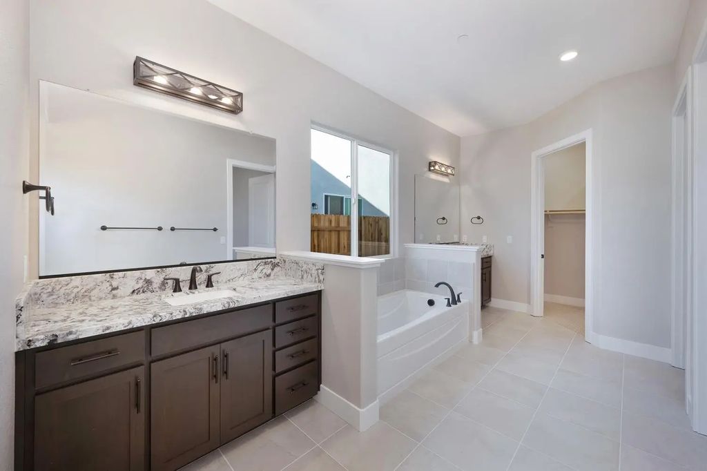 1432 Wadsworth Circle, Roseville
