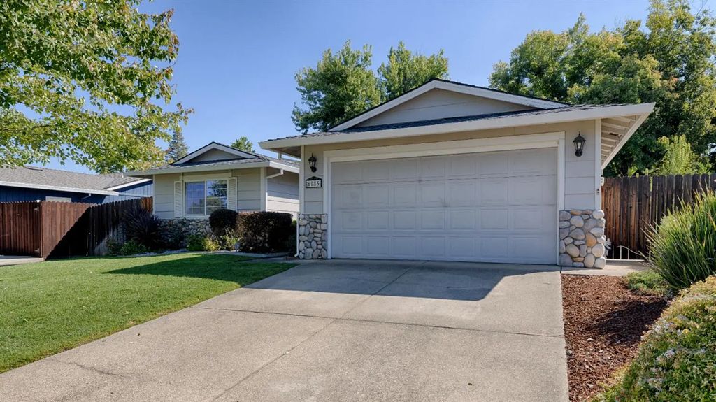 6085 Arcadia Avenue, Loomis