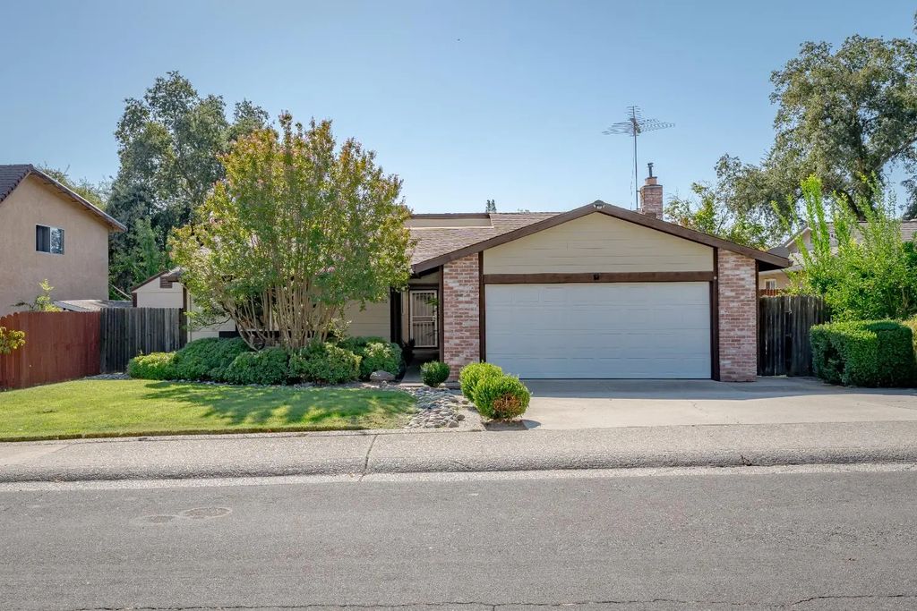 2586 Pinnacles Drive, Rocklin