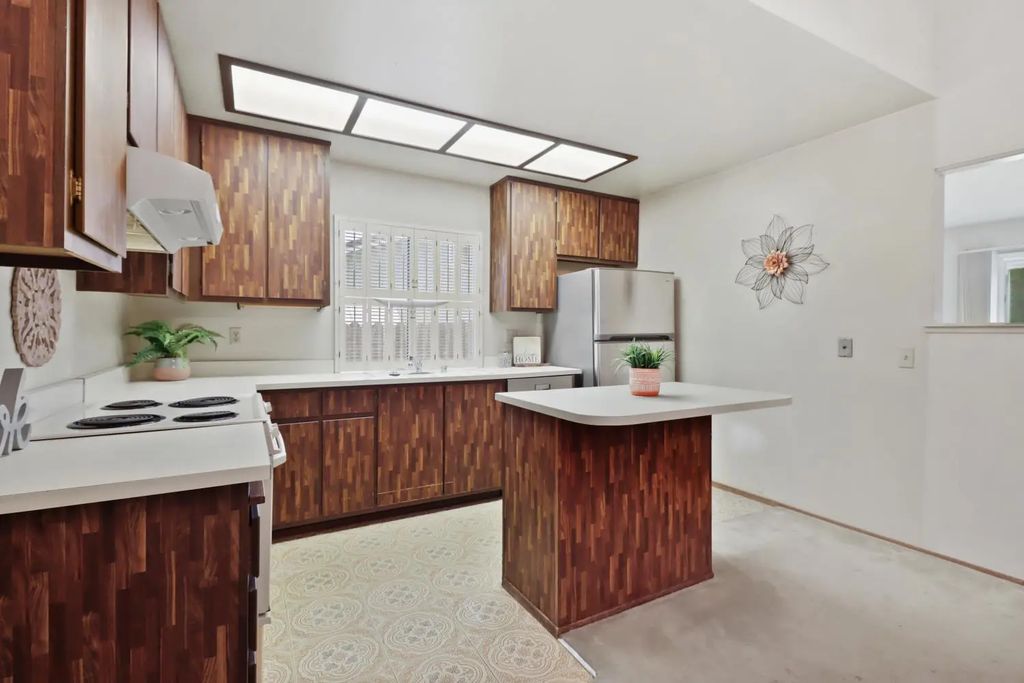 9128 Pershing Avenue, Orangevale