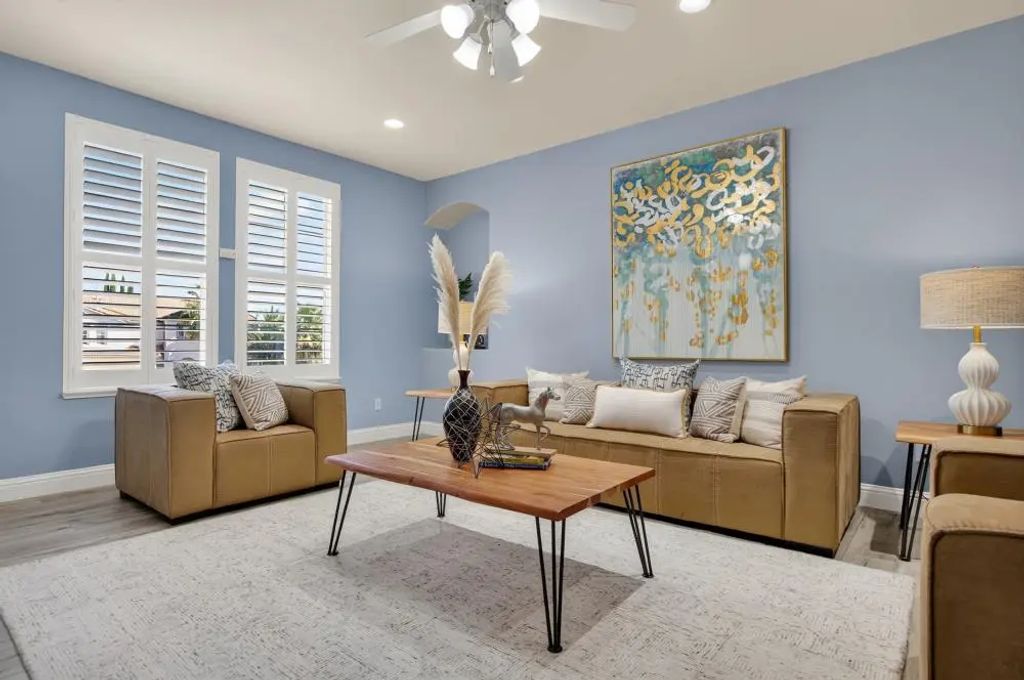217 Bel Flora Court, Roseville