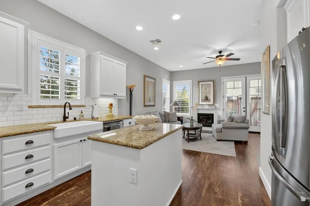 1104 Provence Village Drive, Roseville