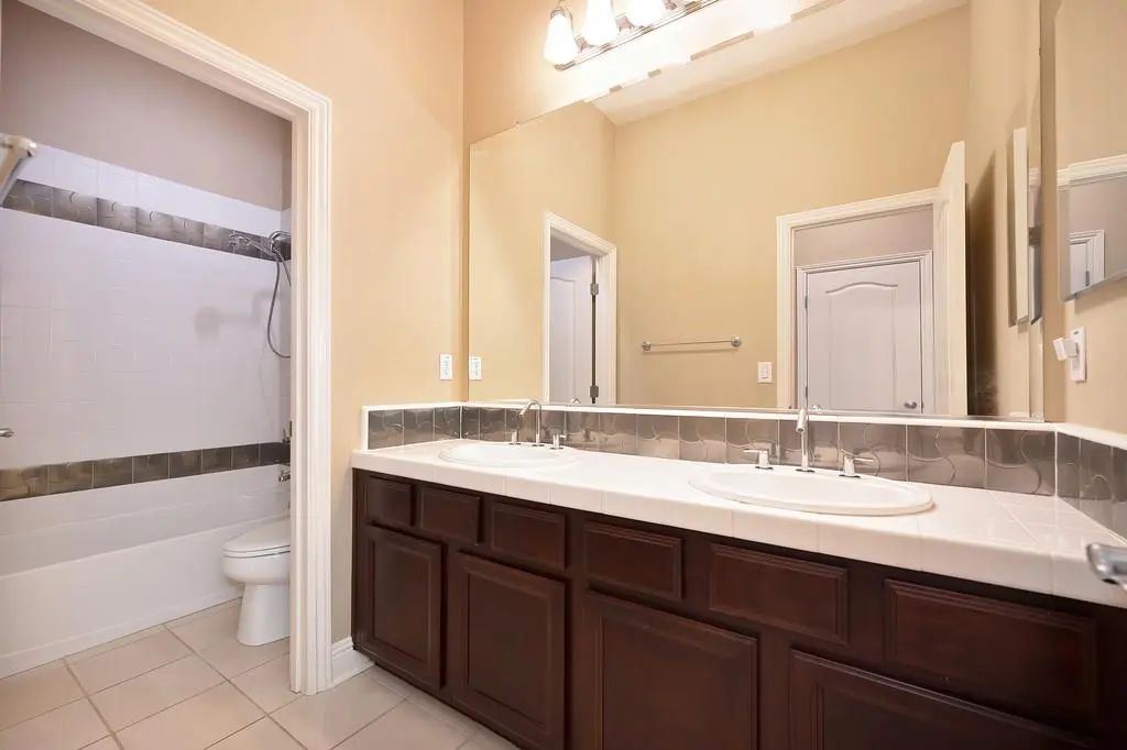 2124 Donovan Drive, Lincoln
