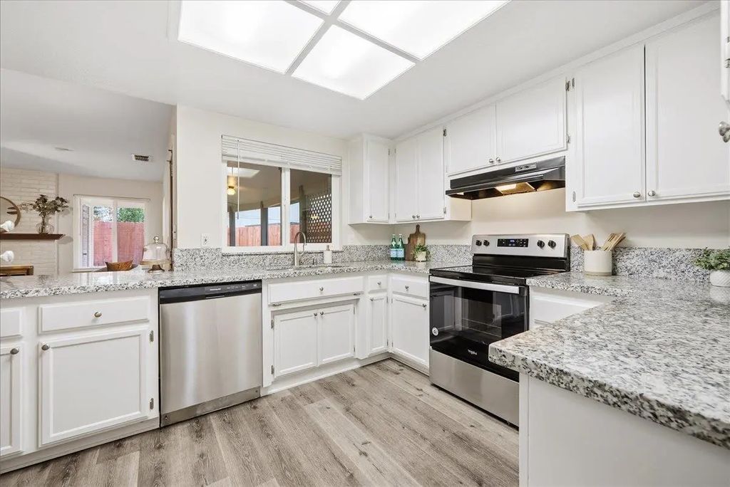 1117 Ravine View Drive, Roseville
