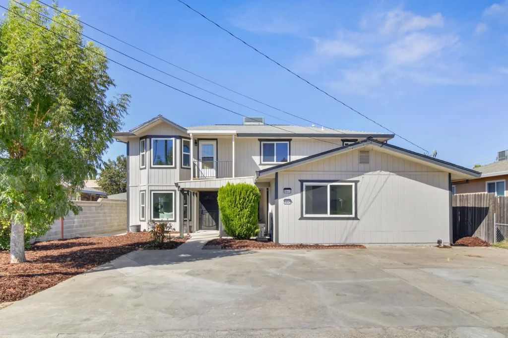 5643 Whitney Avenue, Carmichael