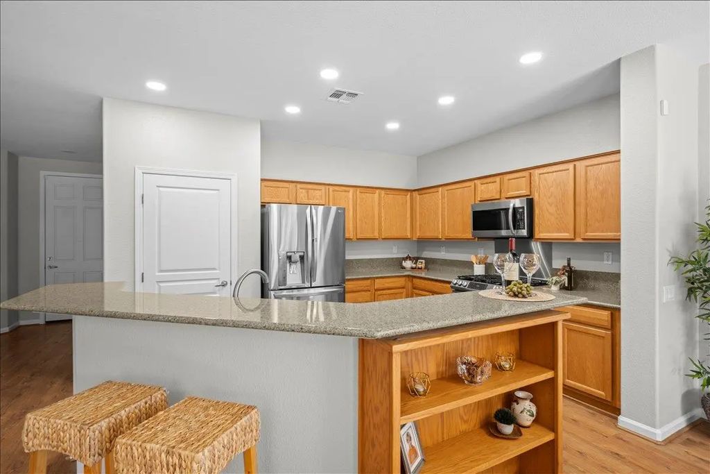301 Phoebe Court, Lincoln