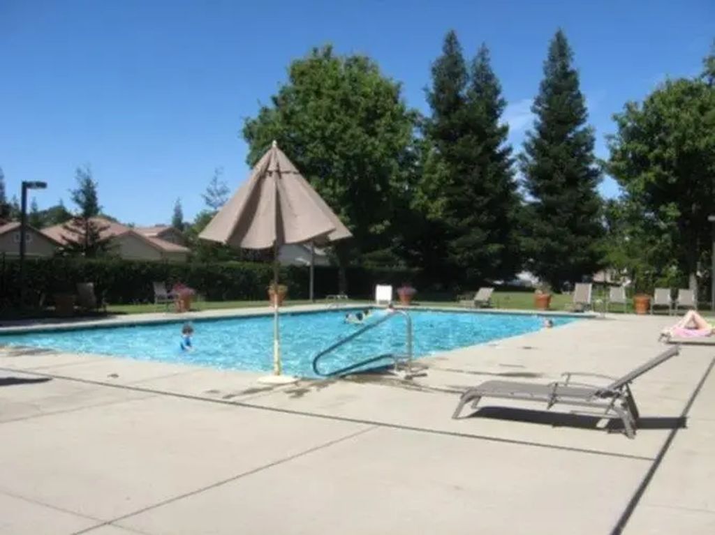 105 Hemingway Court, Roseville