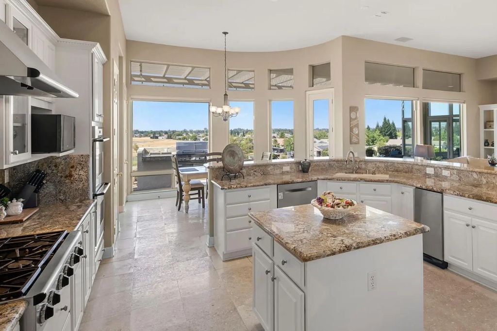 1550 Summerhill Lane, Lincoln