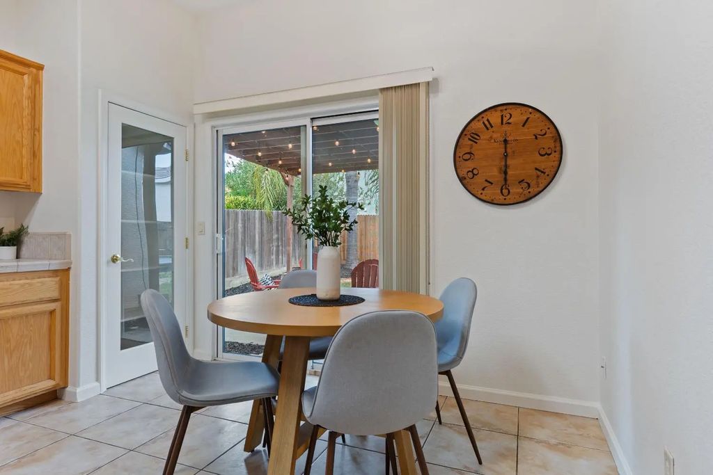 209 Wildflower Drive, Roseville