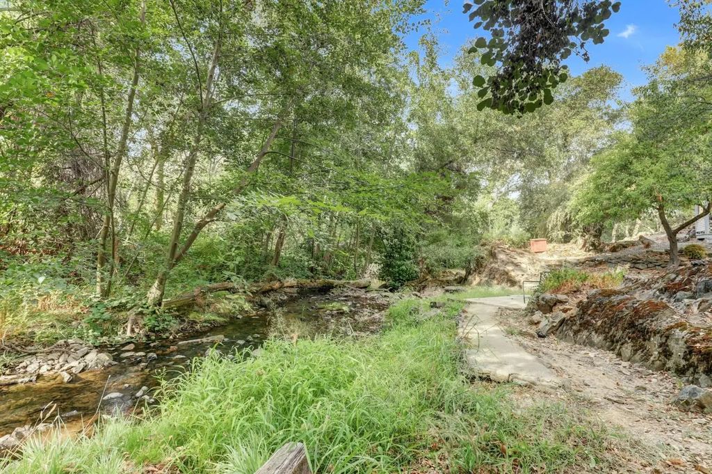 11614 Sherwood Way, Auburn