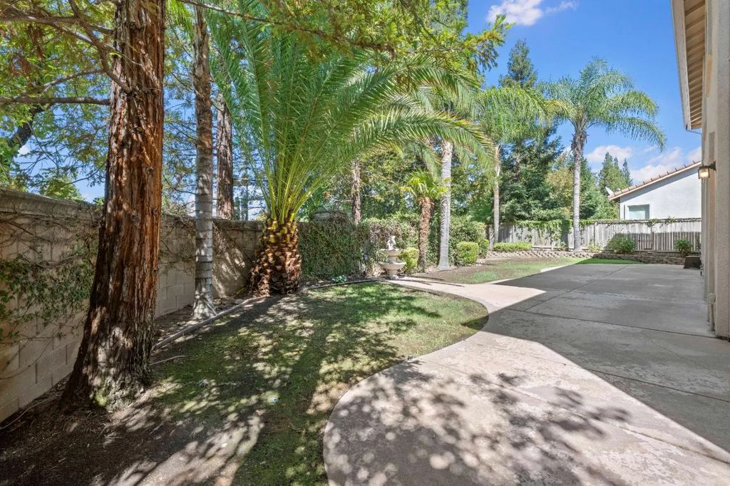 1920 Grey Owl Circle, Roseville
