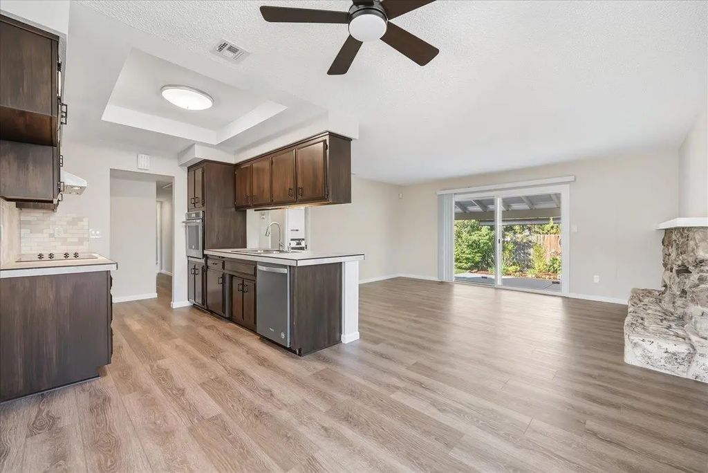 5301 Baumgart Way, Carmichael
