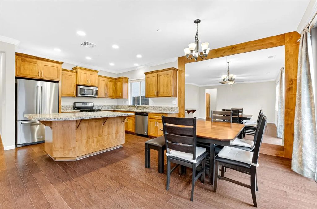 9424 Malbec Street, Roseville