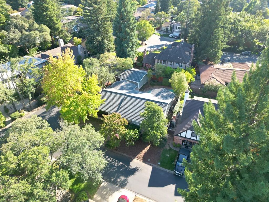 9196 Rolling Tree Lane, Fair Oaks